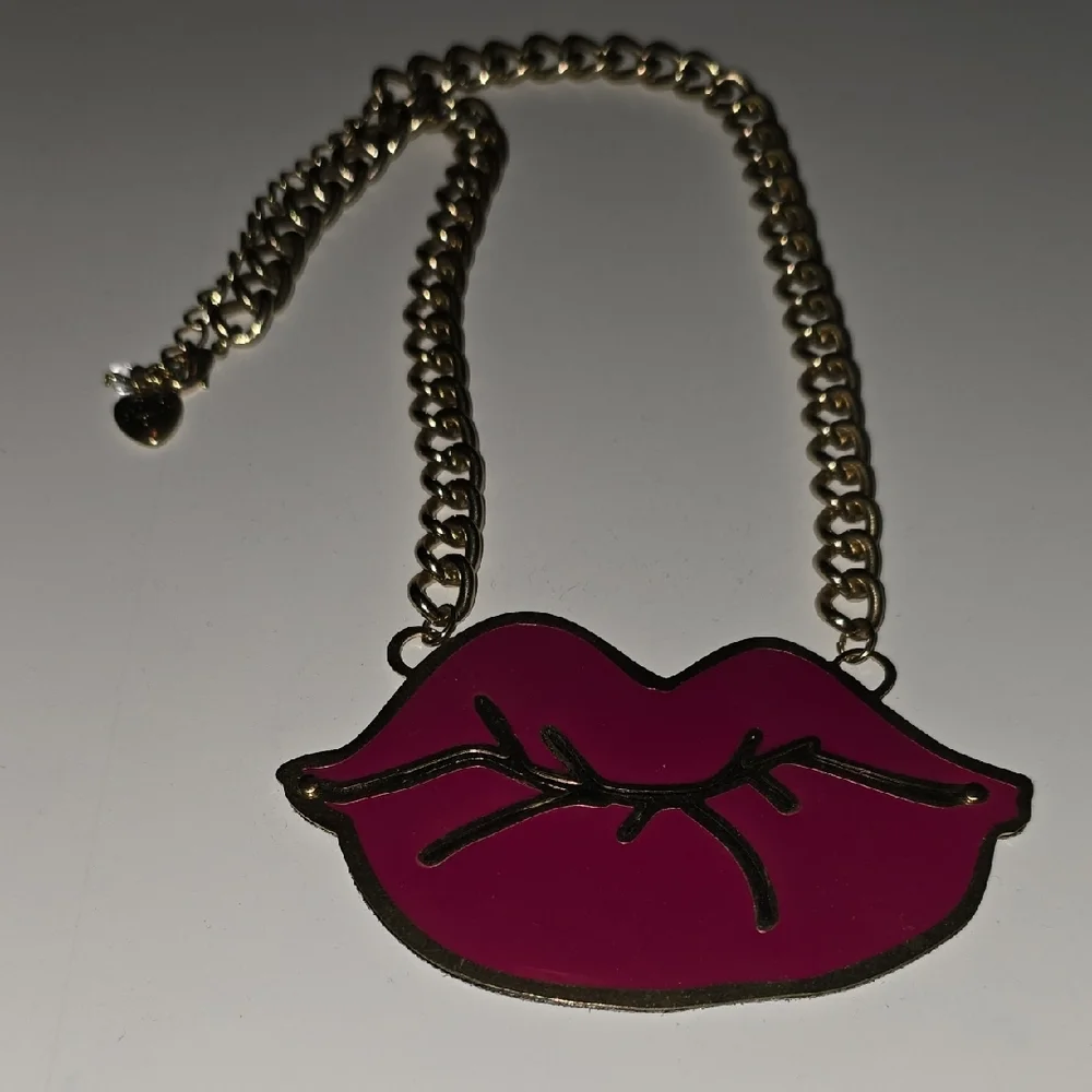 Betsey Johnson Fuchsia Lips Necklace